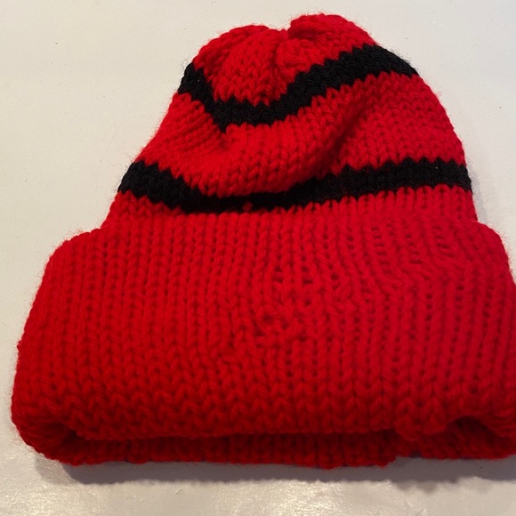 NWOT Hand-Knit Set of 4 Winter Hats - Picture 5 of 5